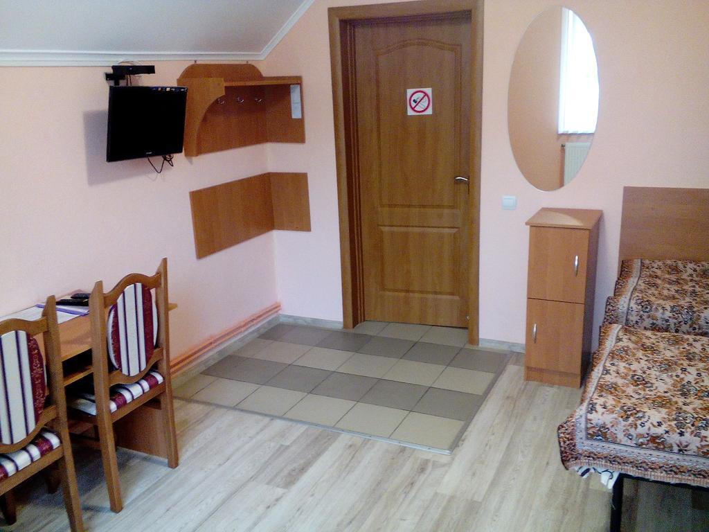 Hostel On Flotska Ivano-Frankivsk Extérieur photo